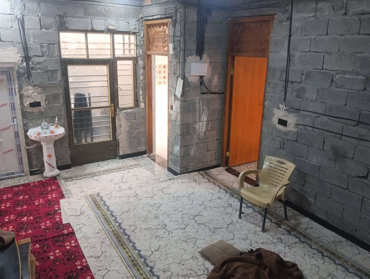 دار للبيع في طليطلة – حي المهندسين
فرصة مميزة لامتلاك دار بموقع هادئ ومناسب للسكن في طليطلة / حي المهندسين.
🔹 المساحة: 117 متر
🔹 الواجهة: 9 متر
🔹 النزال: 13 متر
يحتوي الدار على:
▪️ استقبال 
▪️ صالة
▪️ مطبخ
▪️ غرفتين نوم
▪️ صحيات داخلية وخارجية
الدار شبه جاهز للسكن، ينقصه فقط الجص والبورك.
💰 السعر: 55 مليون دينار
(يوجد مجال بسيط للتفاوض)
📞 للاستفسار:
***********
***********
أو عبر مراسلة الصفحة.
