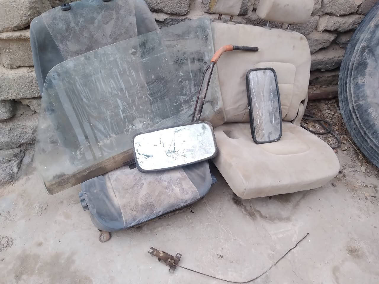 سلام عليكم للبيع ستداد حجم ٤١ +ستد حجم ٣٢ +قفايص خلفي و امامي +كشنات و مرايات مكاني البصره القرنه نتصال عله الرقم ***********
