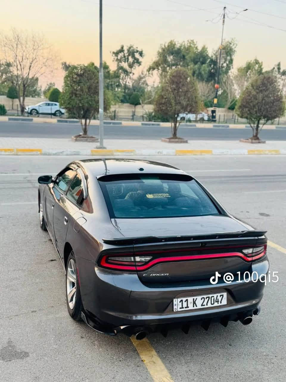 السلام عليكم جارجر 2015 لون فيلي SXT 
محرك 6 سلندر حادثها جاملغ وبنيد بيها صبغ بيها الصفحتين بدون ضرر او بدون قمارة وتكم مكفولة من الكص ولعيب الشرعي وشرط الفحص السيارة سنوية جديدة او هزة جديدة تبريد حدادية كير محرك سيارة حلوة وجاهزة العنوان الكوت الخاجية  السعر 138 وبيها مجال بلخير على الياخذها ***********

