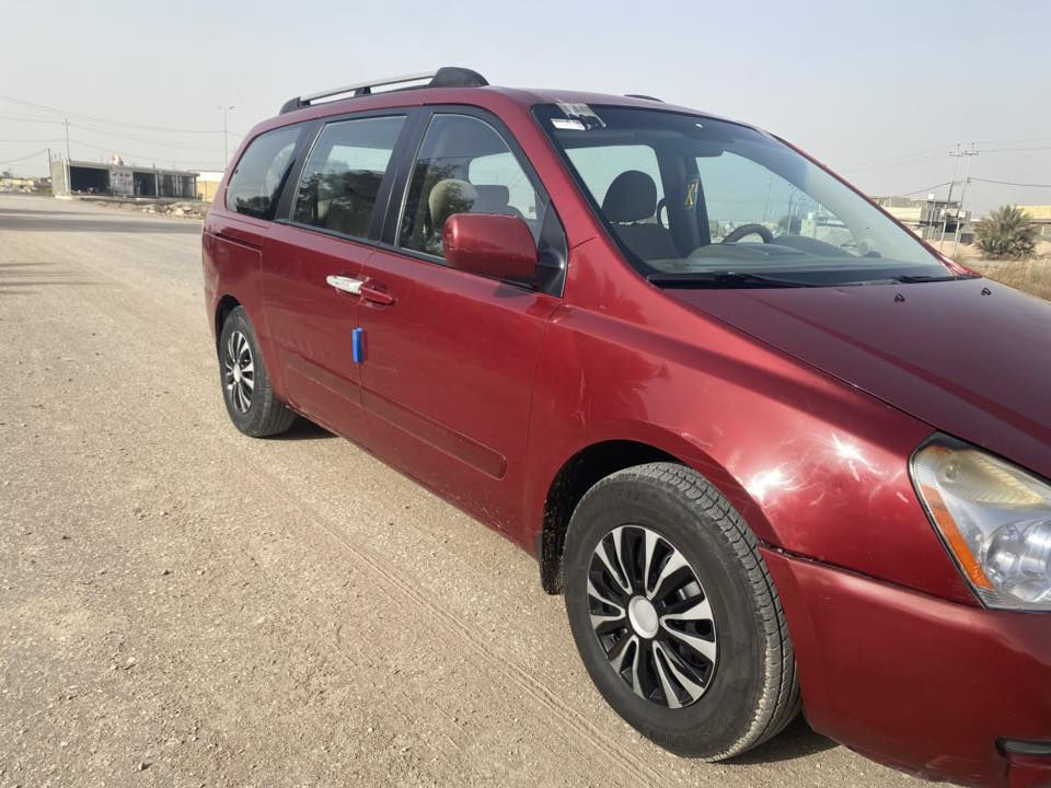 السلام عليكم سيارة سيدونا 2008 رقم بغداد سنويه 2036 هزه جديده سياره مكينه وكير وحداديه خير من الله سياره بأسمي تحويل ثاني يوم 
بيه جاملغ مبدل فقط 
السعر 125 وبيه مجال 
*********** 
المكان بابل الشوملي
