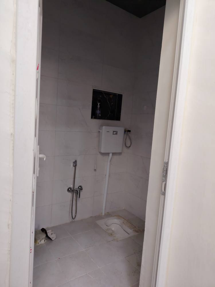 سلام عليكم مستعجل على بيع بيت للبيع عقد زراعي بي قرار محكمة مشمول للتطويب 100 متر واجهة 8 نزال 12.5 شارع المطار القوسي خلف عماد سكر قبل محطه البنزين منطقة حلوه وهادئه قريب الشارع العام بناء درجة أولى شوف العين صار عليه 52 السعر البيع 46 الاستفسار *********** النجف, العراق
