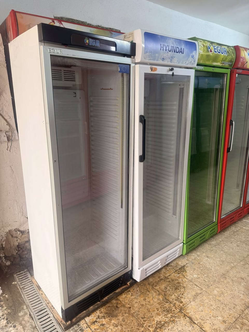 عارضات للبيع تركي الأصلي ثلاثي دبل باب تك باب الشراي يتصال *********** واكو توصيل مكاني مدينه الصدر ضمان شهر
