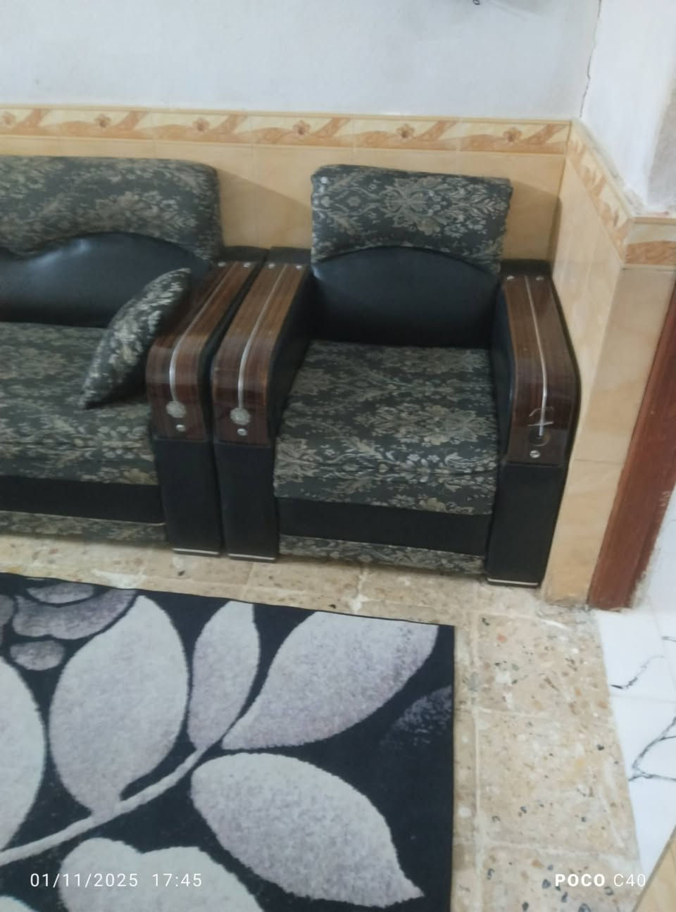 10مقاعد نظيف كلش ب250وبيه مجال


**إذا كنت صاحب هذا الإعلان وتريد حذفه لأي سبب، رجاءا أرسل رسالة إلى الدعم الفني**