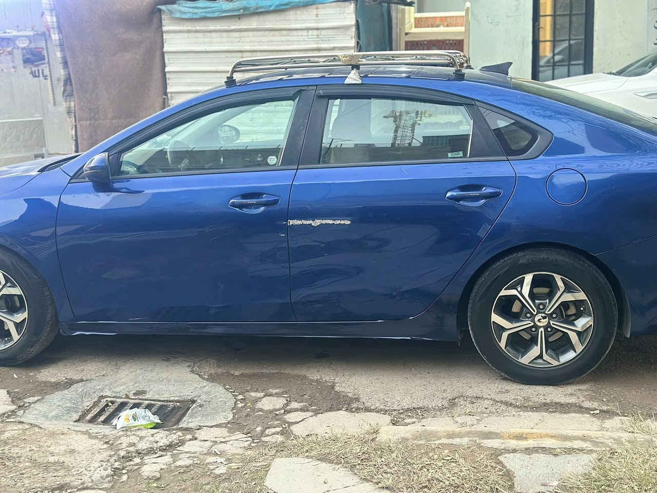 السلام عليكم كية فورتي موديل ٢٠١٩   رقم بغداد وارد امريكي بدون حادث حادث باب خلفي بالعراق تخم تاير جديد محرك صفر صدر جديد سعر ١٣٥  مكان سيارة بغداد ***********
