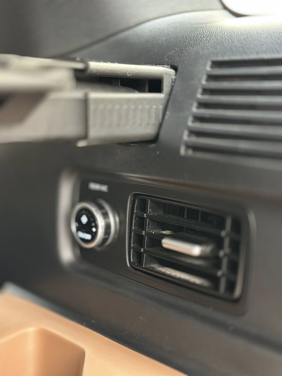 سلام عليكم للبيع او مراوس
هونداي سنتافي 2024 الشكل الجديد

خليجي مكفوله من الضربه والصبغ والبارد

السياره فول عدا الفتحه

ماشيه 33 الف كم حقيقي

محرك 2500 تيربو 8 كير

رقم بغداد بسمي

مكان السياره بغداد الدوره

***********
