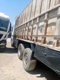 للبيع سحال 2001 رقم دهوك سنويتها ساقطه خمس سنوات 160$ وبيها مجال077257...
