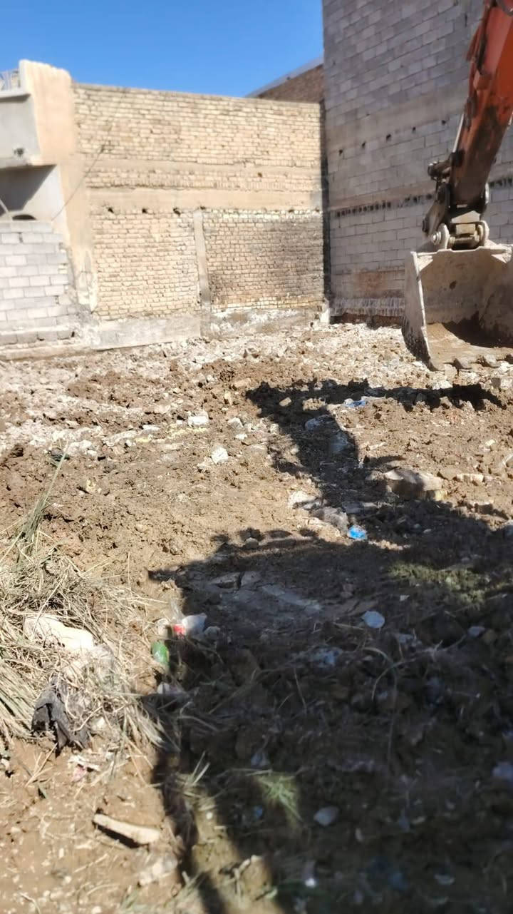 #تفليش البيوت القديمه ورفع الأنقاض كافه مناطق ديالى بمواده يعني ماخذ فلوس بس المواد مع تعديل الأرضية لأتصال ***********
