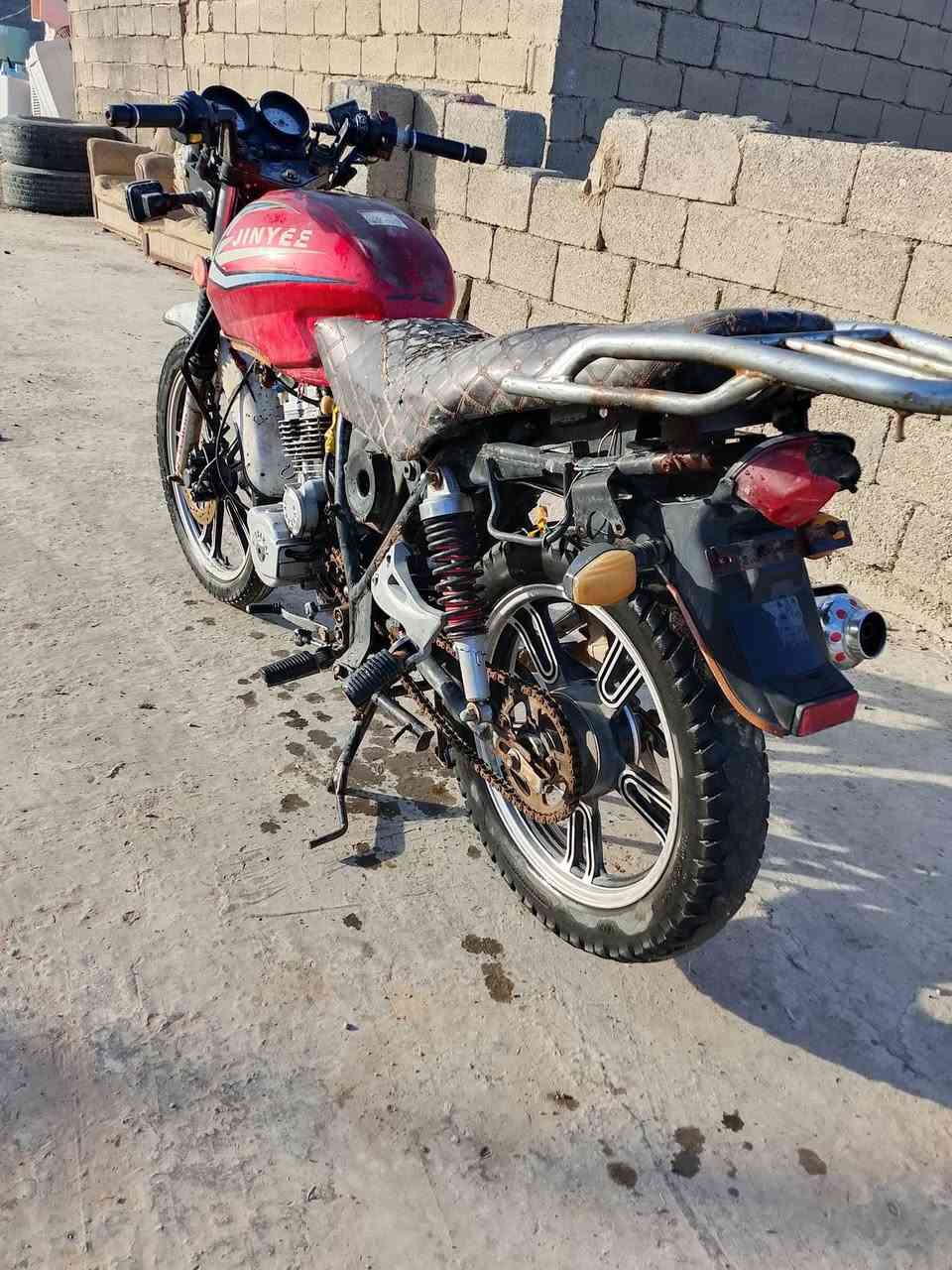 دراجه باندا للبيع دراجه شغاله كامله او مراوس بايراني هاي الباندا اوراق اصولي مكان ديى سعر 200 وبيها مجال ***********
