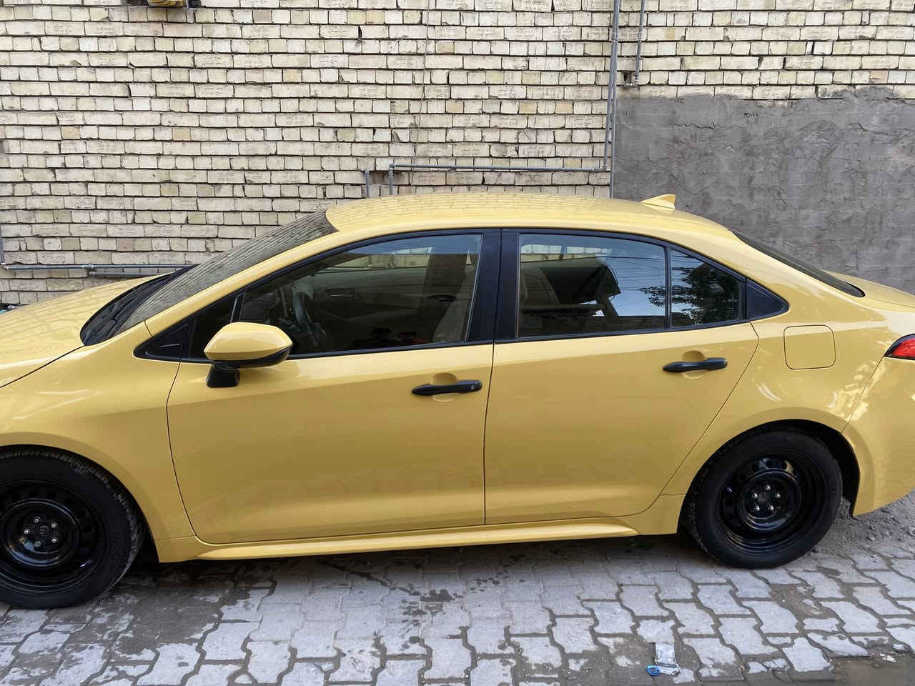 السلام عليكم كورله موديل 2020 وارد امريكي سياره اصل لون اسود دخلت من امريكا فقط دعاميه نضربت بل عراق باب الخلفي عكس سائق تبدل اصلي نفس لون والامامي شوي معجون وايرباك برده فقط طاك وراجع سستم باقي كفاله  سياره مال جناي تخبل نضيفه من كلشي تشغل وتطلع الاستفسار خاص  او الاتصال رقم
***********
السعر:142وبيها مجال
