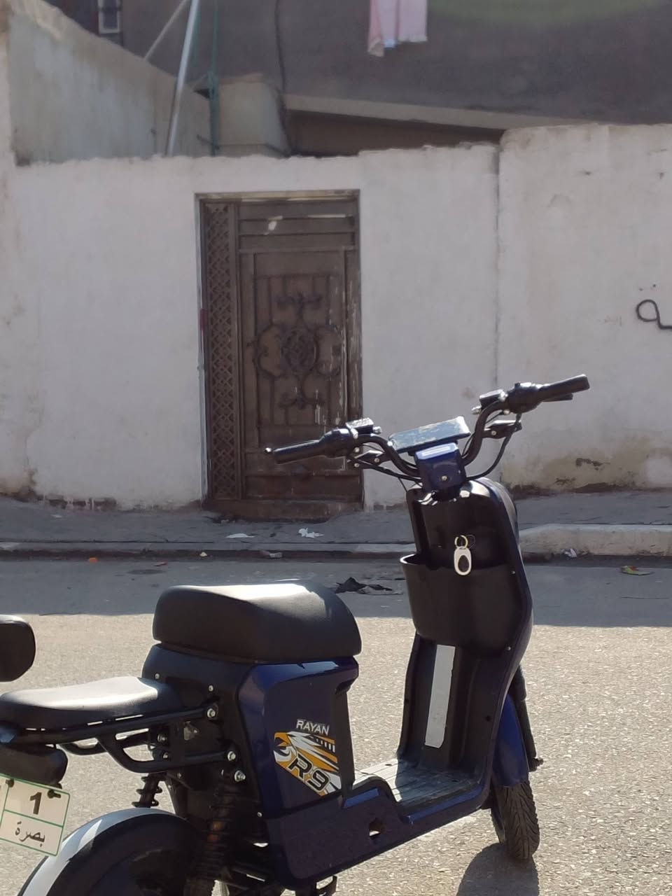 سلام عليكم دراجه ار9 ريان مديل 2025 كاهربائيات شغاله دراجه مابيها اي نقص اشاير نضام رجوع للخلف بطاريات سود الماكس  بيها سويجين وبصمتين السعر450 وبيها مجال للشراي مكاني بصره
