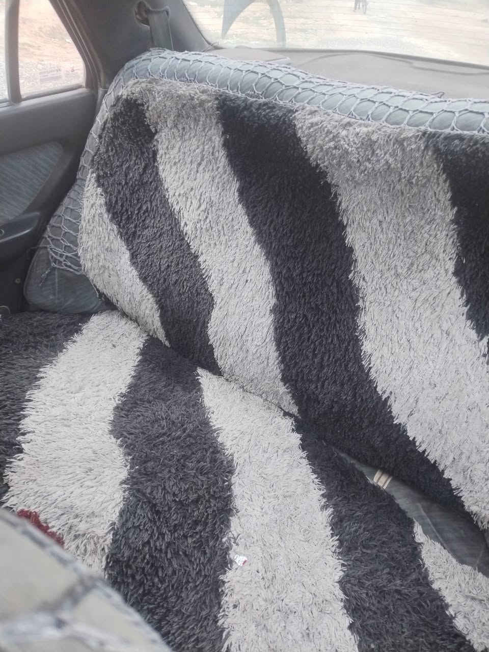 سيارة انترة للبيع ٢٨ ورقه رقم ألماني مصبوغه عام للجماليه او مراوس حسب القناعه ***********
