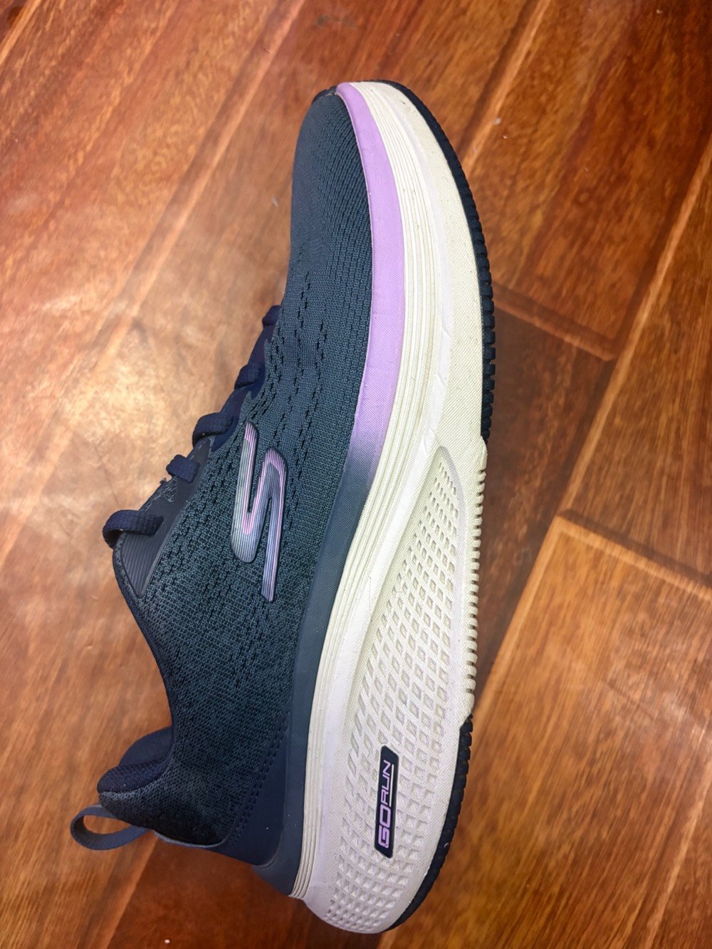 سكيتشرز الاصلي الفتنامي من امريكا 