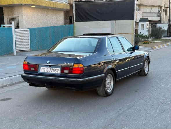 للبيع BMW حجم 735i
موديل 1991 اصل بليته وسنويه ،، صبغ عام للجماليه بدون ضربه بدون معجون ،، محرك وكير مكفولات ،، تبريد ثلج صدر امامي خلفي جديد تخم تاير جديد السياره عليها صيانه كامله مناقصها اي شي ،، رقم بغداد الدولي وبأسمي 
المكان بغداد حي الجامعه ،، السعر 63 ورقه
*********** بغداد
