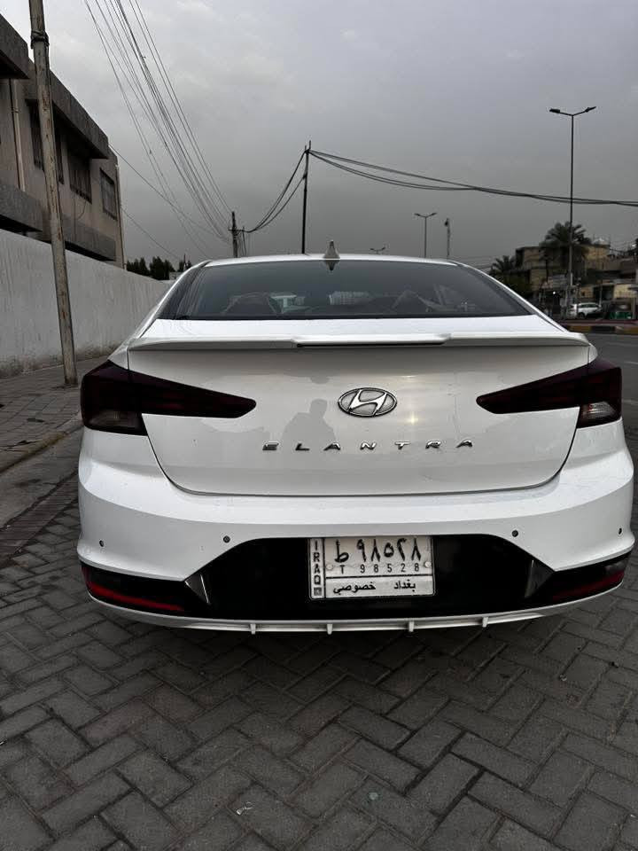 النترا 2020 خليجي للبيع
السيارة كفالة عامة من الصبغ   
الجاملغ الأمامي عكس السايق نطخ ونفتح وتعدل عل بارد نفسه الجاملغ 
كير ومكينة كفالة 
مكينة 2000 دوش 
فول مواصفات ( بصمة تشغيل ، بصمة ابواب ، فتحة بالقمارة ، شاشة وكاميرا خلفية ، حساس امامي وخلفي ، تحكم ستيرن ، كشنات جلد ، اشاير بالمري والمري شفط ، داخل صاج ، مود درايف ، بصمة صندوق ، تبريد قطعتين ) 
رقم بغداد تحويل مباشر  
مكان السيارة بغداد الطالبية 
السعر ١٥٧ورقة وبيها مجال 
للاستفسار  
***********
