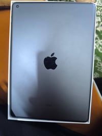 ايباد 9 • ٢٥٦ • نضيف شاحن وكرتون