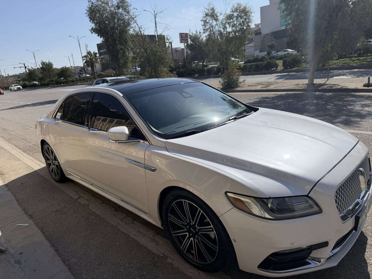 Lincoln continental 2018
102,000km


**إذا كنت صاحب هذا الإعلان وتريد حذفه لأي سبب، رجاءا أرسل رسالة إلى الدعم الفني**