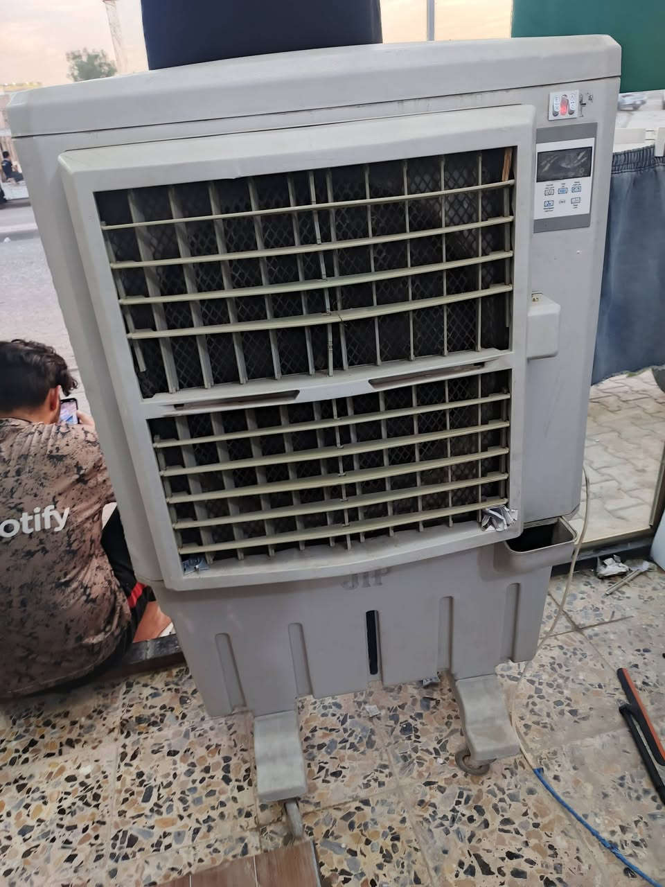 مبرده لبيع شغاله عوزه بس غطاس ورادله غسله 3سرع ليريده بب خير ويدلل مكان نجف حي الشهداء ***********
