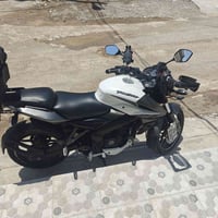 بولسر NS200 • موديل ١٨ • مرقم