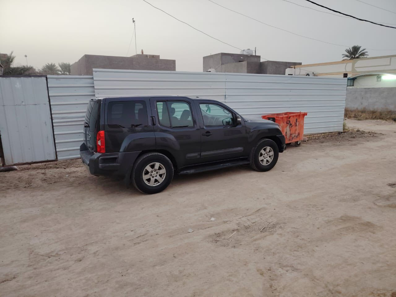 اكستيره 
مديل 2013 
صبغ حزام اثر جراد 
وارد امريكي 
رقم بصره نكليزي بسمي 
مكان لعماره 
***********
