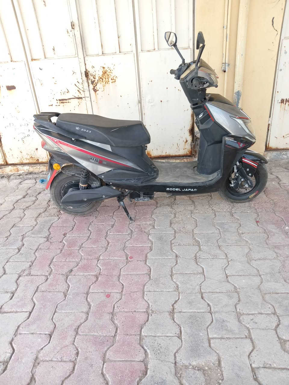دراجه شحن ٦بطاريات بطاريات جديده. السعر 400الف وبي مجال للتواصل ***********
