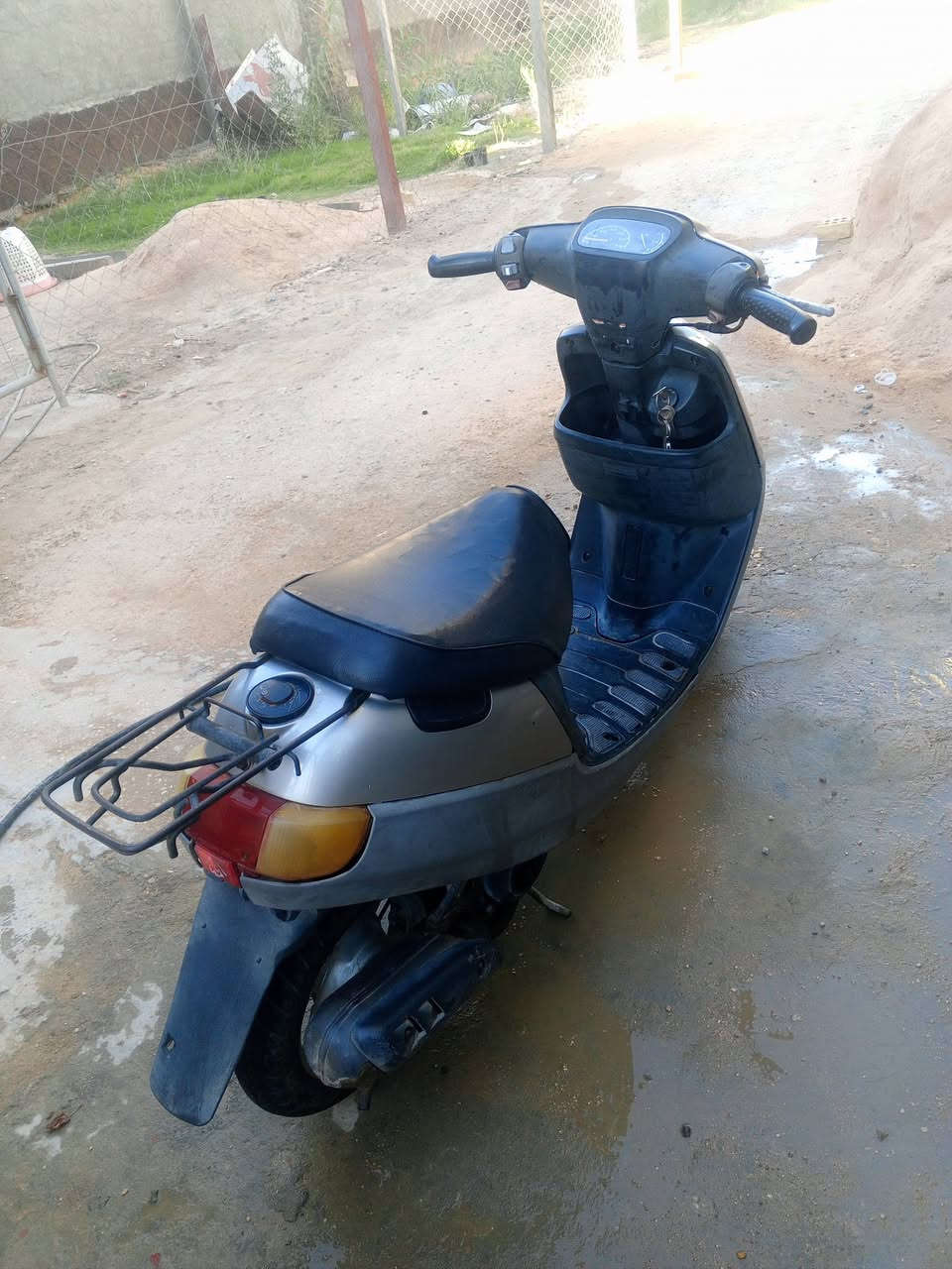 دراجه بطه للبيع كهربائيات كلهه شغاله ودبل جديد والتأيرات جديد موديل 99 السعر 550 العنوان كربلاء المقدسة باب بغداد الرقم ***********
