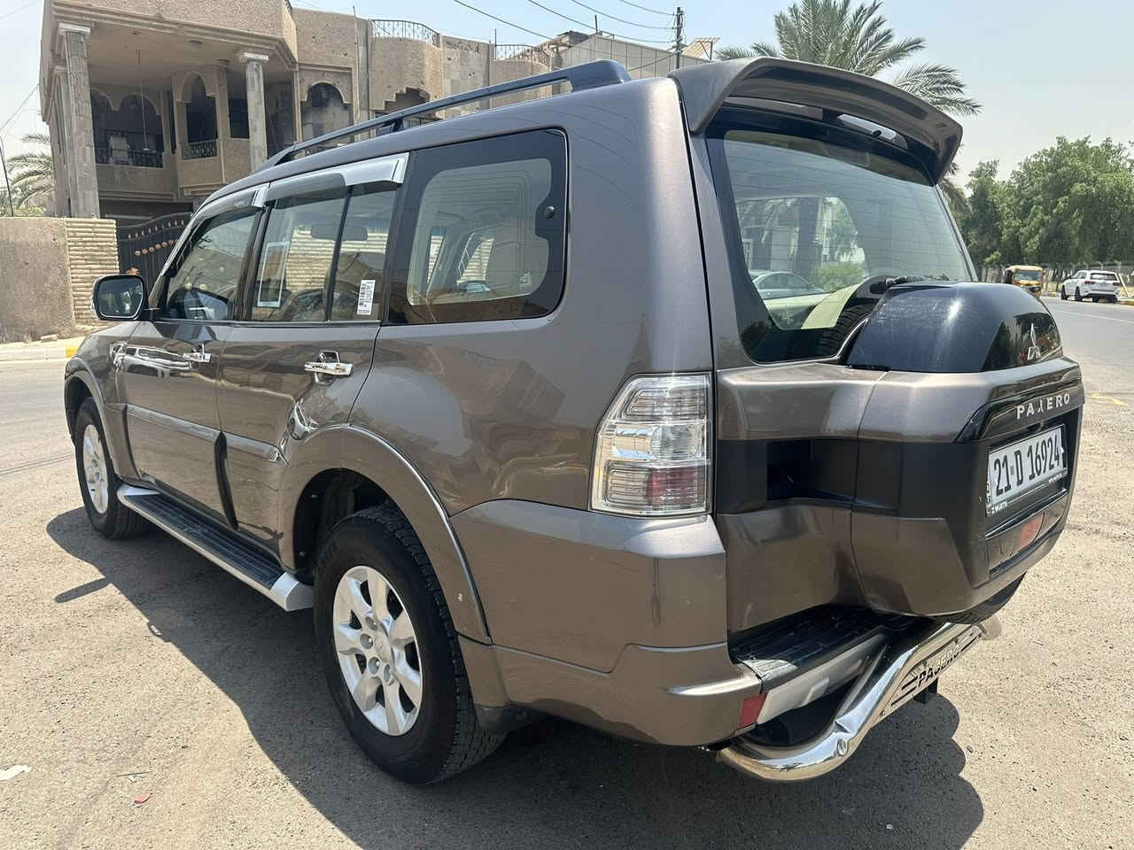 السلام عليكم سياره باجيرو موديل 2016خليجي مواصفات نص فول محرك كير صدر تبريد تخم تاير مكفولة رقم سلمانيه تحويل مباشر ماشيه 78الف سياره جاهزه حلوه كلش بيها صبغ كلث قطع سعر 117$بيه مجال بصيط محرك 3500/6العنوان بغداد الامين شارع نواب النتصال ***********
