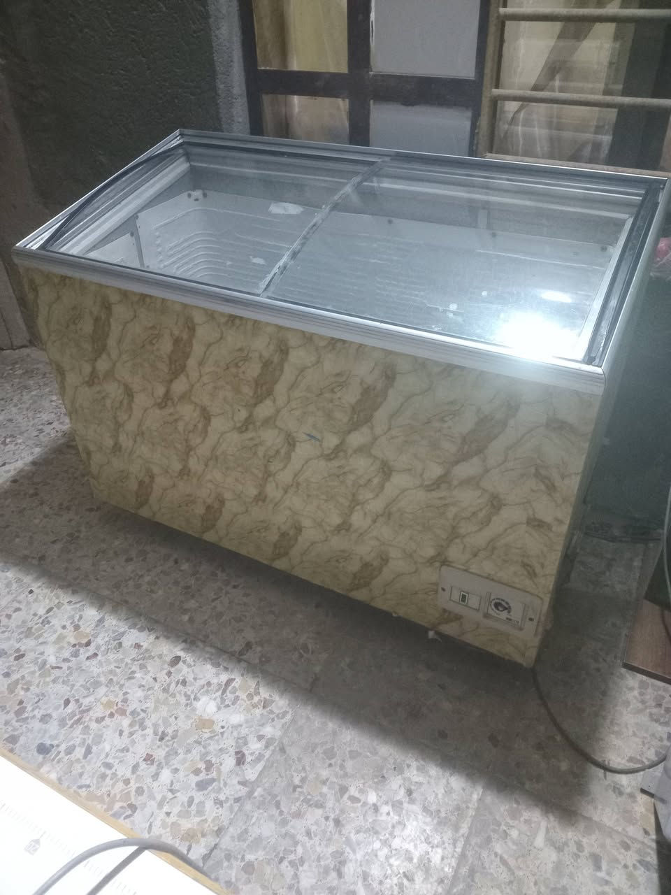 مگينه خياطه صناعي نوعيه جمسي مستخدم قليل السعر200
ميز المنيوم للفرن او طباخ حطاطه السعر75
عارضه طرح ملفوفه تجميد السعر 90
***********
***********
