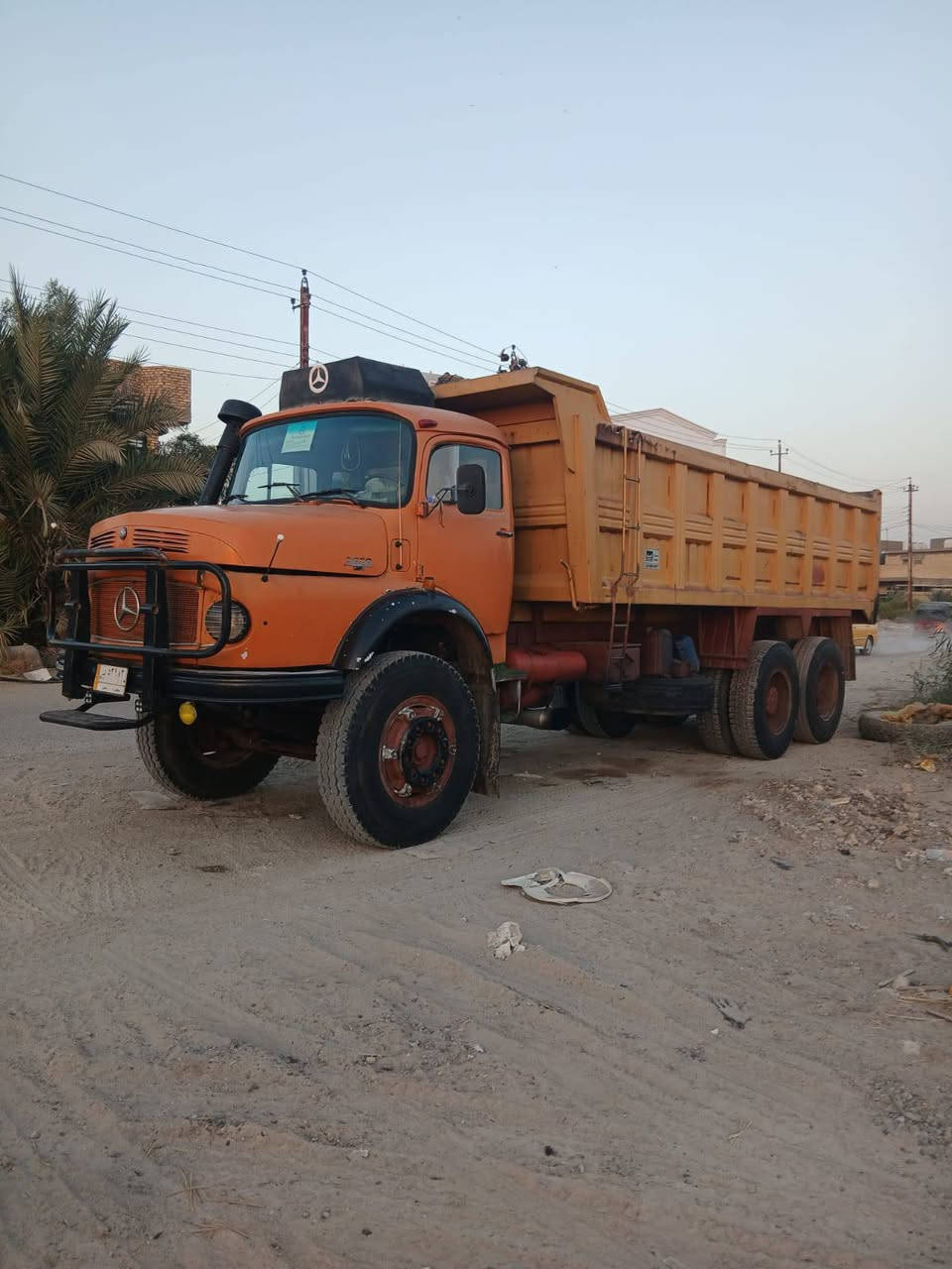 سلام عليكم اقجم للبيع موديل ٨٢ شاصي بلادي مامطول محرك سوبر كير ١٦٠ مجموعة جيف ١٨ الهتف*********** هتف ***********
