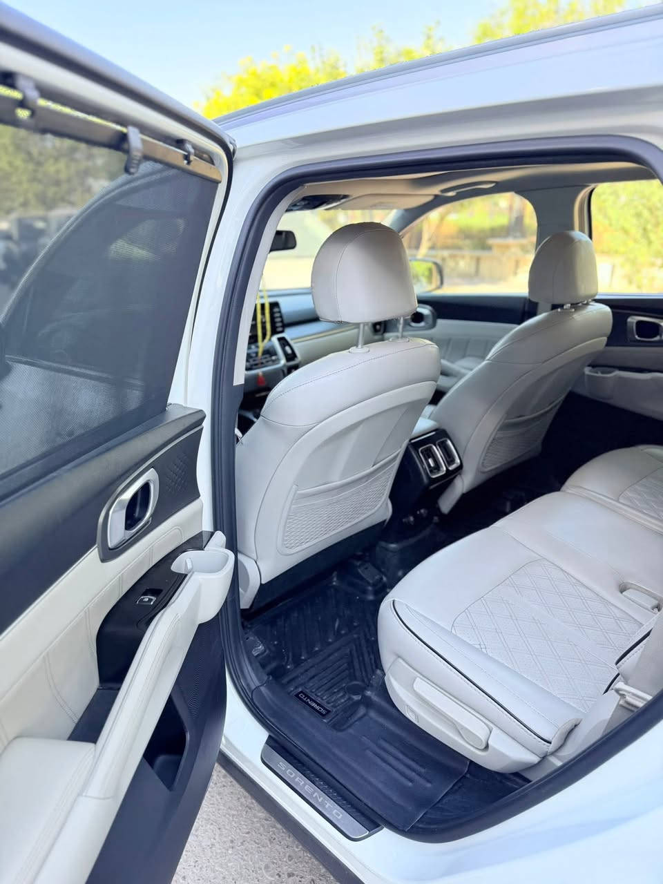 السلام عليكم سورنتو موديل 2021خليجي 6سلندر 7راكب فول مواصفات مكفوله ماشيه 91الف للاستفسار ***********
