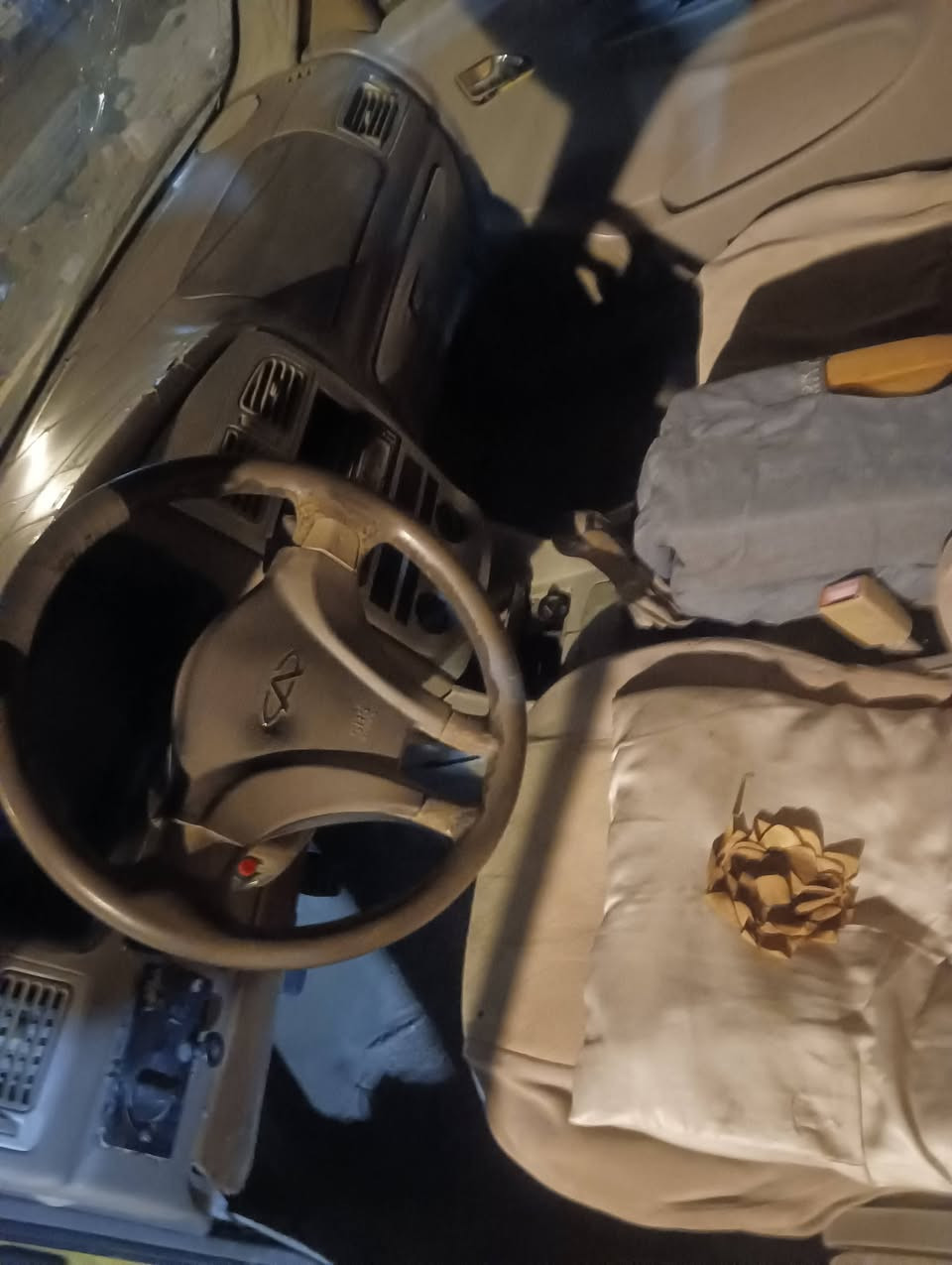 سلام وعليكم سياره شيري للبيع سياره كامله تخم تاير كهربايات حداديه حلوه مكينه وكير مابيهن شي بس سياره السعر9وراق وبيه مجال الشراي رعيه بل البصراه ماندله مكاني البصره قضاء الفاو رقم ***********وتساب
