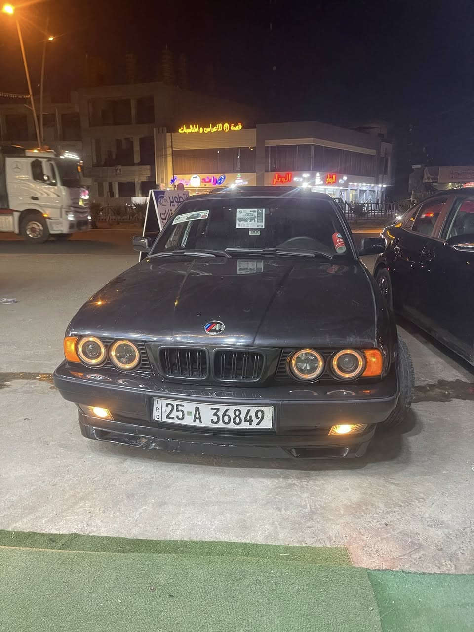 525 لون اسود اصل وفصل بليتة وسنوية كير عادي موديل 88 محرك 28 نشاط مال 40  السيارة وارد الماني فتحة سقف 
رقم كركوك سنوية وارقام انكليزي جدد وكالة عامه مطلقة عندي مشروع وطني يعني تحويل بالموصل او بأي مكان 
محرك كير شرط عالفحص بكل مكان 
السيارة بدون ضربة جكوج تجي تفحص وين ميعجبك بدون اي ضرر بلادية محرك كي طخم اكسل صدر امامي خلفي كل برغي بالسيارة بي كفالة تجي تفحص وتطلع ترايها بصرة بغداد اذا طلع بيها صوت ترجعلي. خرسة من كلشي 
مري صقر سلايت بجم عريض حديث وايرمنية بلاد 
اي كلوب بالسيارة شغال مااكو شي ميشتغل تبريد عالسويج شرط غرفتها جلد دركة M غرفتها جديدة مو نظيفة لا جديدة ويل خلية اصلية منظومة لايت كاملة تخم ديبو السيارة جاهزة على اخر حباية 

*********** 
بيع مراوس مامشكلة مكاني موصل 57 وبيها مجال
