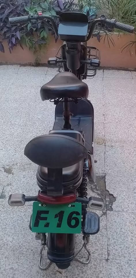 240الف قفل 
٤باتري نضيف استخدام قليل 
***********
