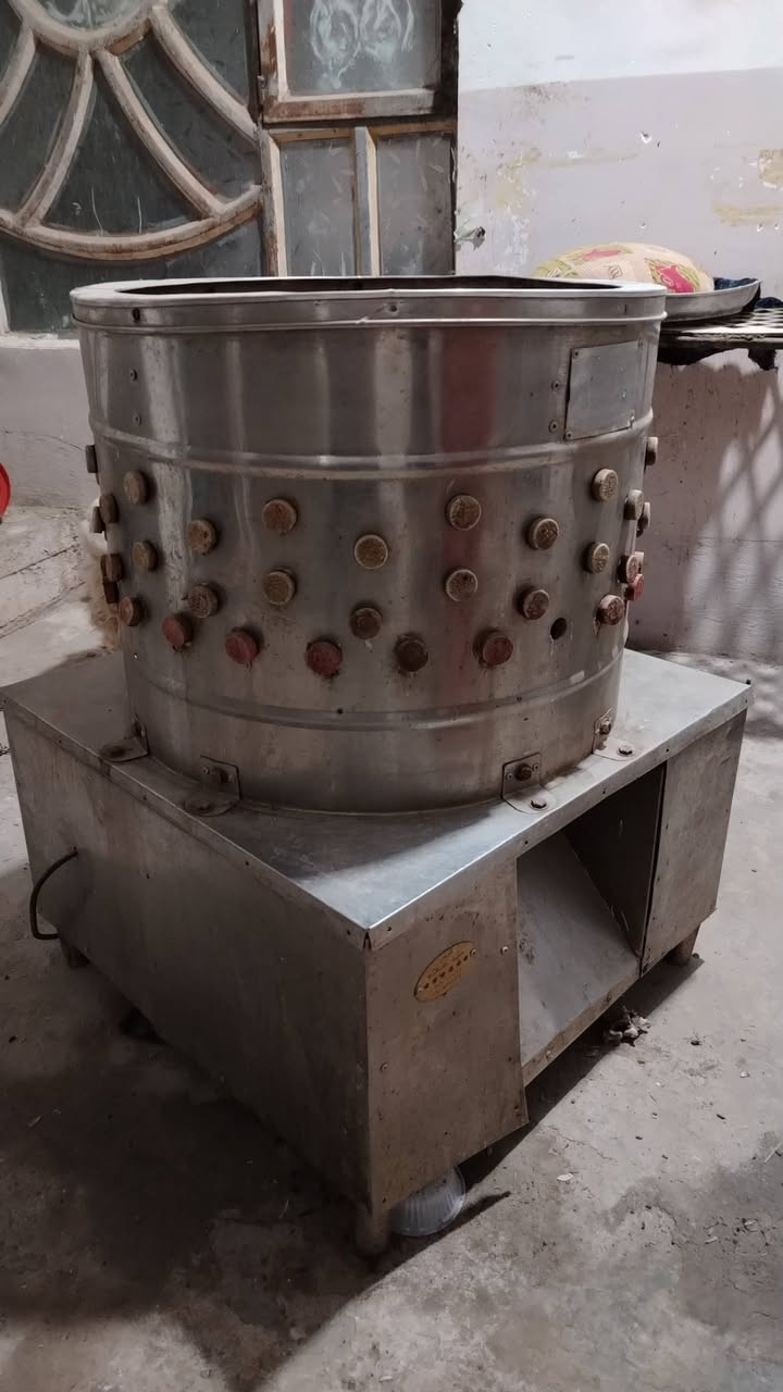 السلام عليكم متوفره هاي الادوات ملات مطعم شوي سمج ودجاج وكلمن وسعره للعلم حوض السمك طوله ٣ونص متر والعرض ٢ونص متر مكان الغراض قضاء الدجيل وللاستفسار اكثر الاتصال على هذا الرقم ***********
