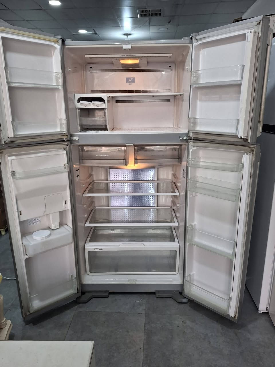 السلام عليكم ثلاجه ومجمدة ٤ابواب هيتاشي ٢٨قدم فول نظافه واصل للمنزل داخل أربيل مع ضمان اسبوع رقم تواصل وتساب ***********
