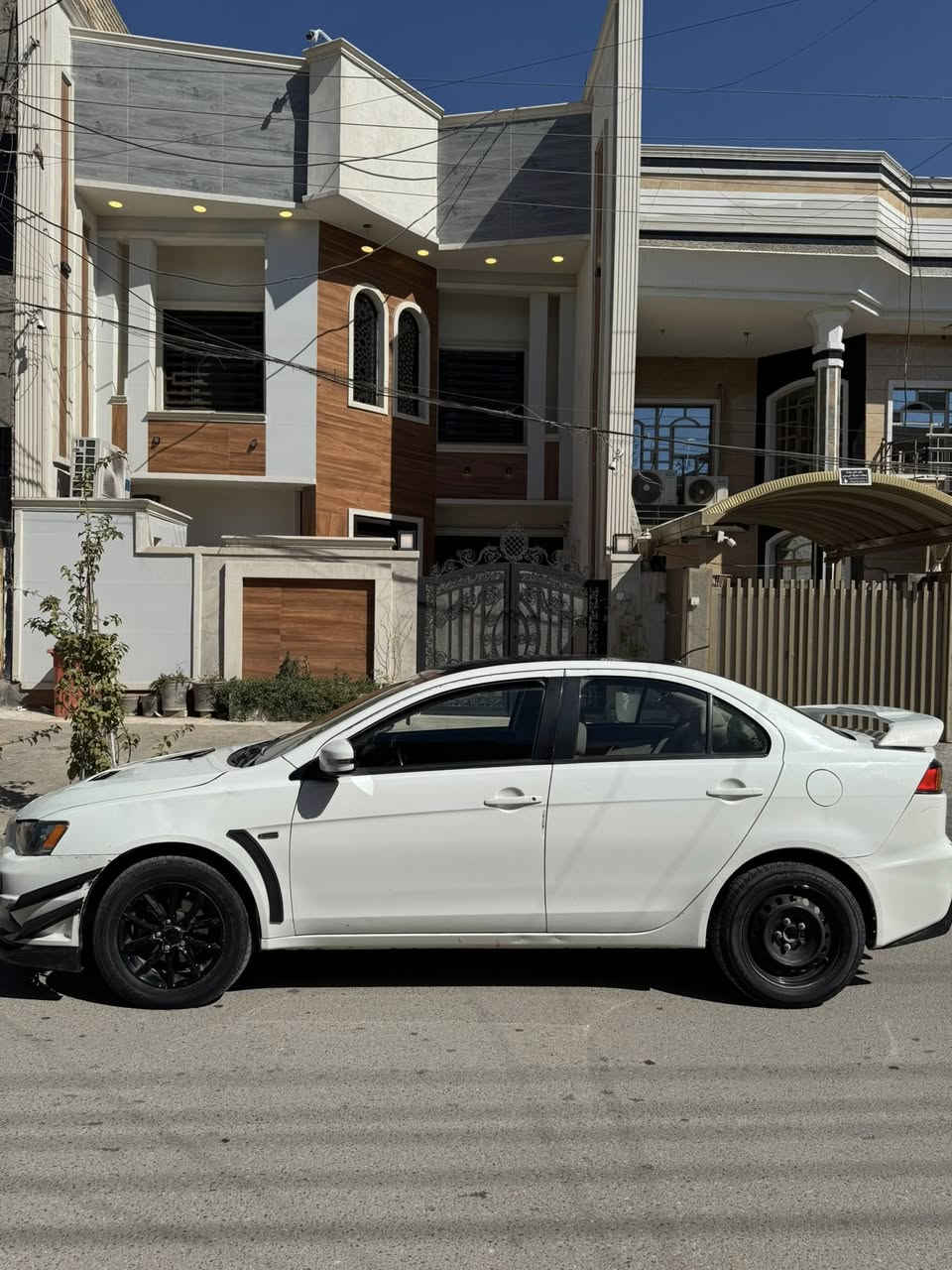 السلام عليكم 2015 خليجي شركة
1600 محرك + كير مكفول برغي ما مفتوح 

ماشية 154 الف كيلو 

مواصفاته معروفة القمارة بيضه هذا السواد فابلون 

ينشال والقمارة نضيفه وبدون اي تصبغات من الفابلون

السيارة عندي من 2016 معتني بيها اي عطل ماصار بالسيارة طول هاي الفترة ولحد الان دهن وبانزين وخير من الله 

معدلة ⬇️⬇️

دعامية امامية gtr 

دعامية خلفية evo 

بنيد evo 

رقم بغداد السنوية لحد 2028 

ابيعها ع وضعها تحتاج صبغ دعاميات ترجع بلاد 

داخل السيارة نضيف 

السيارة بلاد كلها شاهد الله مبدل فقط فيت بم وتبريد مالتة ثلج 

السعر 96 

متواجد لمدة يومين بحي الجهاد وراها ارجع لديالى 

رقمي ***********
