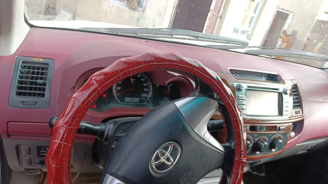 سلام عليكم سياره للبيع بيكم هلوكس الف 2014جاهزه حدده محرك كسن تبريد تدفيه راعيه يريد تحويل رقم بصره وتماتيك سعر خاص سونارموجودبل صور راعيه بل المعاره ***********
