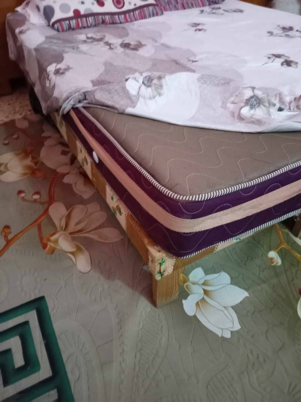 غرفة تسكام صاج نظيفه نقص كنتور 
غرفة هي والدوشك قفلها ب 400 مكانها بكرلي قرب الملعب حسينه سلمان المحمدي


**إذا كنت صاحب هذا الإعلان وتريد حذفه لأي سبب، رجاءا أرسل رسالة إلى الدعم الفني**