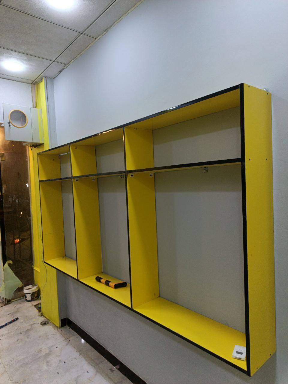 السلام عليكم زوجي يشتغل سقوف ثانوية و جبس بورد و هم خشب و ورق جدران و اصباغ بسعار مناسبة كلش وحاليا كاعد لان شغل ماكو فدوة منو دا يبني بيت جديد ويريد ديكورات أو سقوف ثانوية أو ترميم أو صبغ🥹 🩵
فدوة صعولي المنشور بصلاة ع محمد وال محمد 
للاستفسار ‏‪***********‬‏
