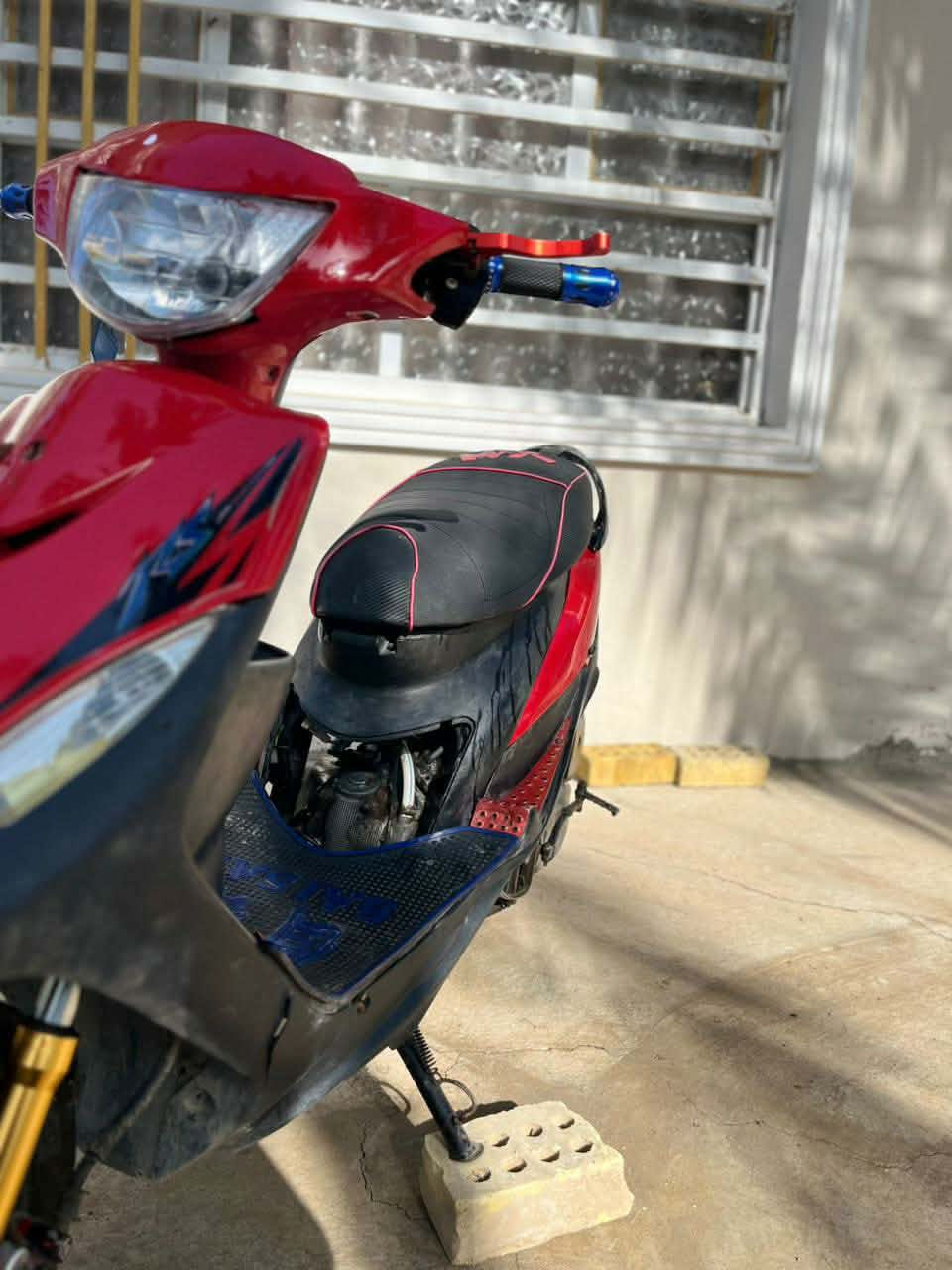 ماكس موديل 2007 بوشه 49 شغاله سلف هندر السعر 500 وبيها مجال ***********
