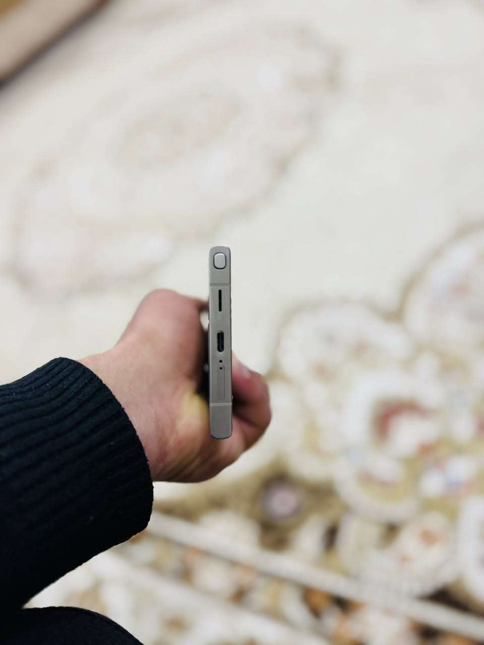 يالله🧡
السلام عليكم 
آس 24 ألترا 
لون تيتانيوم 
ذاكره 256
ملحقاته مال شركه كارتون و كيبل فقط 
الجهاز عربي شرق اوسط 
وين ما تريد افحص ما بي لو شخط 
السعر 950وبي مجال بسيط 
مكاني الأنبار فلوجه 
***********
