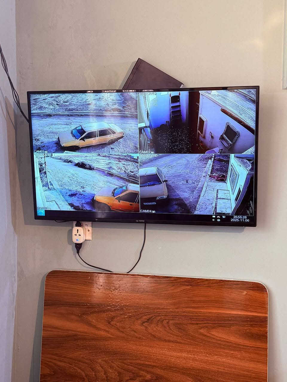 بيت للبيع 
رزاعي سند ٢٥ قرار محكمة مساحة ١٠٠ م طابق واحد مع جميع الاثاث بناء حديث طابوق جاهز من كلشي منطقة حي الداخلية قرب كلية و مجمع الارض الزكية منطقة مقسمة من ارصفة و توزيع الاراضي وبالاضافة الى انارة فرعية كهرباء ماء وخط مولد مستمر ٢٤ ساعة  بأسمي للتواصل اتصال او واتساب (( *********** ))
