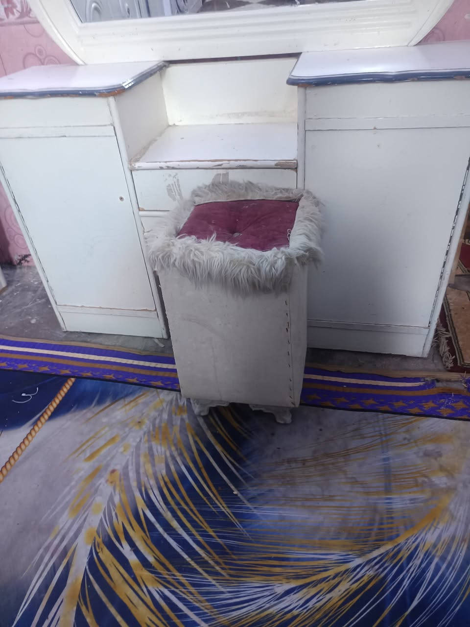 للبيع غرفه اخشاب عراقيه 500وبيه مجال ***********
