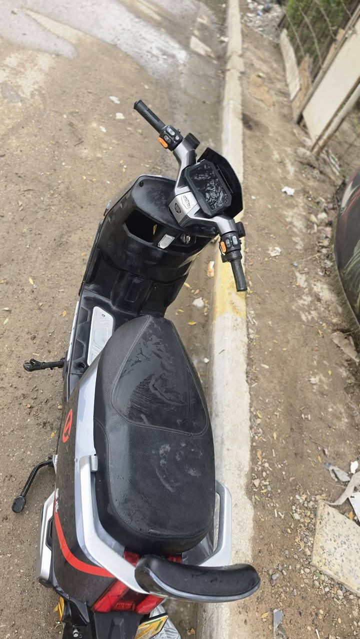 السلام عليكم دراجه شحن من شركة تالج العالميه دراجه 6بطاريات دبل لايت عالمي ناصي رماش لايت زنون ملف 1500 دراجه خير من الله وياها كارت تشغيل وسويج فقط درع امامي وهيه بعد معروفه سعرهه 650وبيهه مجال حك الجيه عنواني بغداد شهداء البياع رقمي ***********واتساب او اتصال
