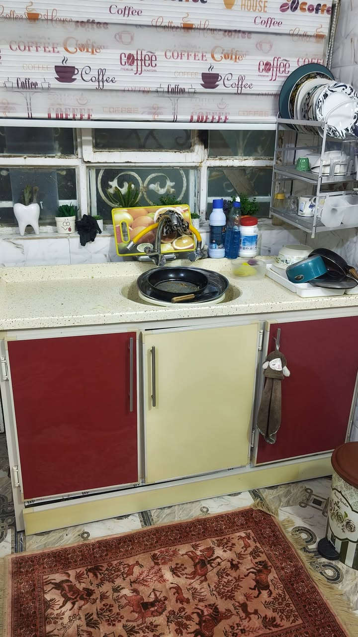 كاونتر مترين وسنك متر ونص مرمر تركي تفصال ثقيل نظيف جدا جدا السعر ٤٠٠بغداد الشعلة ***********
