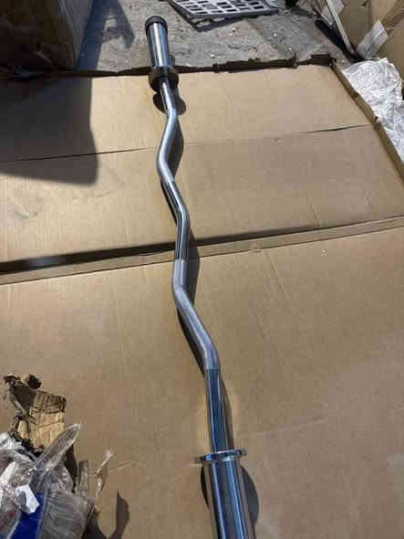 سلام عليكم حماله شفت متحركه  تصعد وتنزل وشفت Z جدد ما مستعملات ***********
