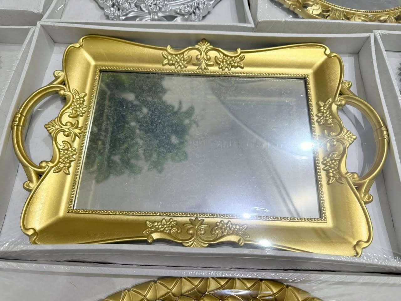 توفرت صواني اشكال مختله🤍

____

📍عنوان المحل بغداد شهداء السيديه قرب اسواق اوسي 

توجد خدمة توصيل 🚚 

***********

متواجدين داخل المحل من الساعه 10 صباحاً الى الساعه 10 مساءً 🕰️

اتنورونا🤍

حساب على الإنستغرام (fn_masara)
