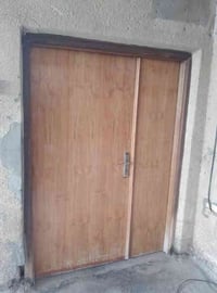 باب كليدور خشب حطاطه كامل هوه والجرجوبه العرض متر ونص ارتفاع مترين و20...