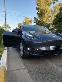 تسلا مودل (TESLA MODEL (Y  2023 كلش نضيفه السياره اون لاين اخر تحديث  ...