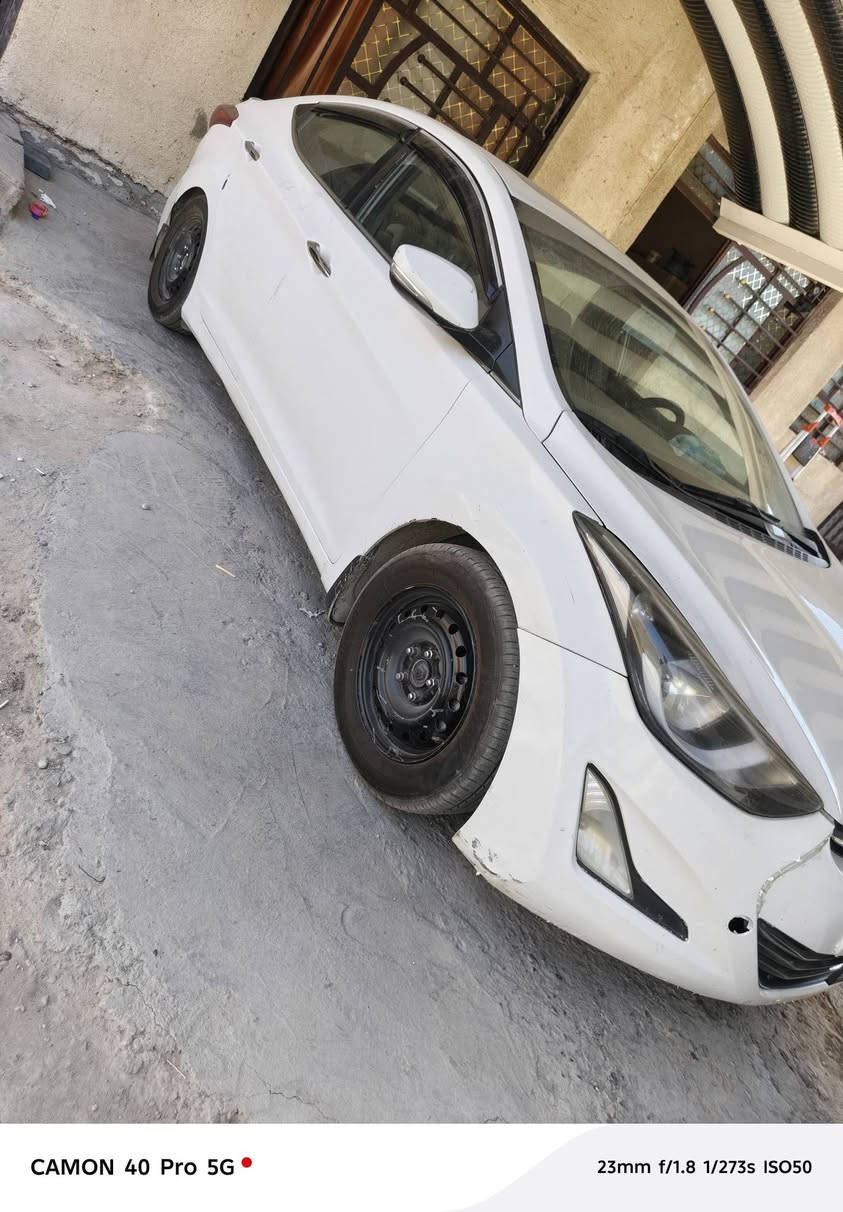 السلام عليكم النترا ٢٠١٥ خليجي فول مواصفات عدا البصمه كير محرك كفاله تخم تاير حداديه تبريد كله جديد بيها منضومه غاز السياره بيها قطعتين صبغ والسونار مرفق ويه الصور مكاني الدوره ابو دشير السعر ١١٠ و بيها مجال بسيط ***********
