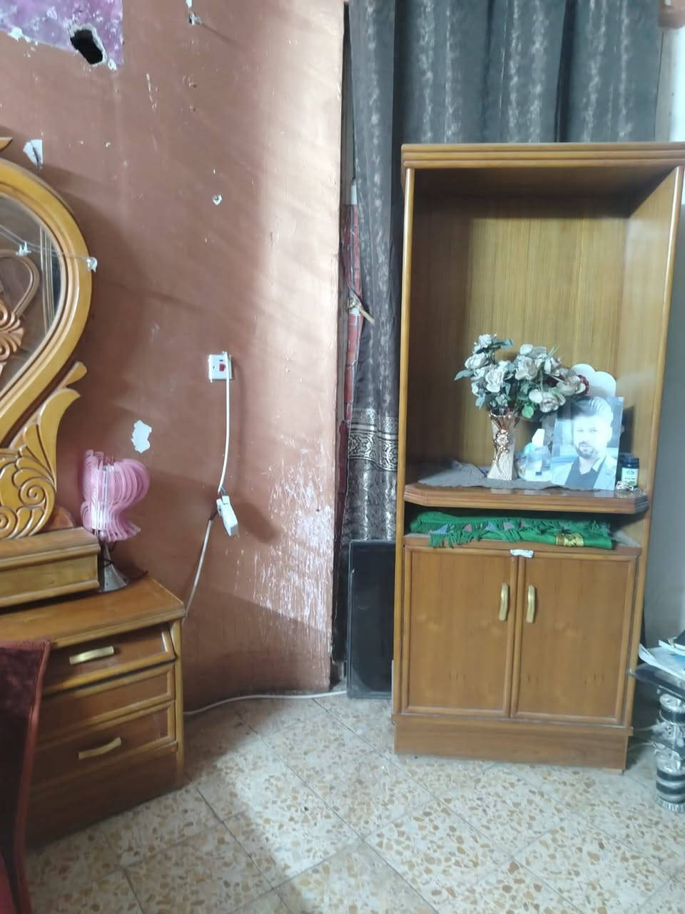 السلام عليكم غرفه جديده للبيع سعر مليون قفل مكان ابو غريب شهداء***********
